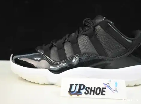 001 AV2187-001 AIR BLACK-WHITE LOW RETRO JORDAN 11 AV2187 0627